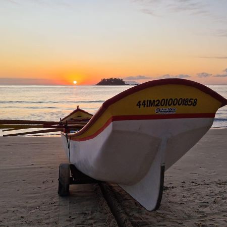 Temporada Praia De Palmas Sc Governador Celso Ramos Buitenkant foto